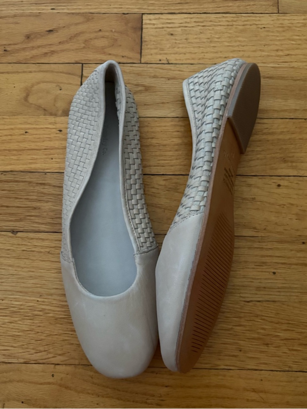 Vintage Foundry Co Woven Beige Slip On Leather Flats Size 8.5